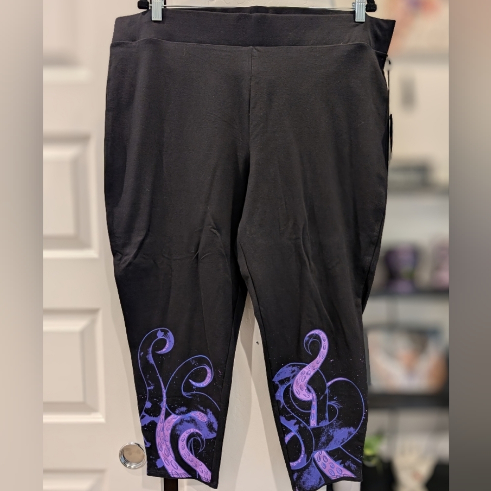 NWT Torrid Ursela Cropped Leggings Size 4